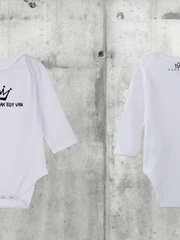 Töltsd be a képet Galéria nézetbe Apa Anya csak egy van baba body A
