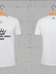 Töltsd be a képet Galéria nézetbe Anyám még mindig baró V-nyakú póló
