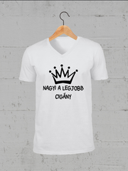Töltsd be a képet Galéria nézetbe Nagyi a legjobb cigány V-nyakú póló
