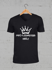 Töltsd be a képet Galéria nézetbe Papó a legnagyobb király V-nyakú póló A
